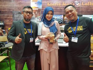 Hutan Ration collaboration with Gloria Jeans coffee 